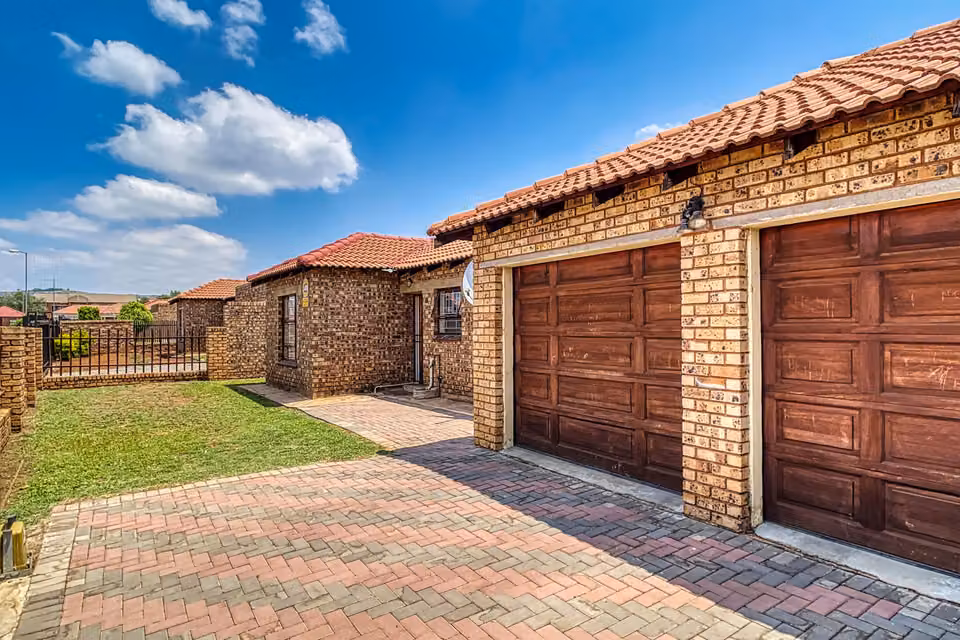 House with double garage door
