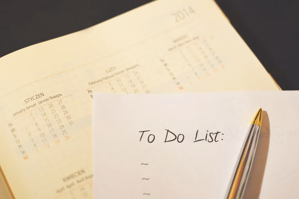 Calendar and checklist planner