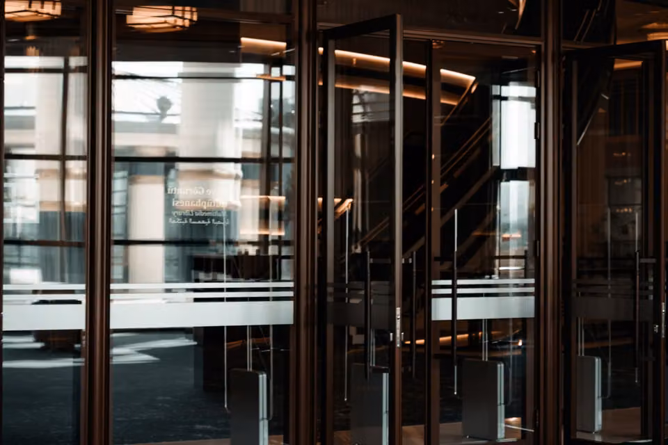 Insulated glass panel entrance