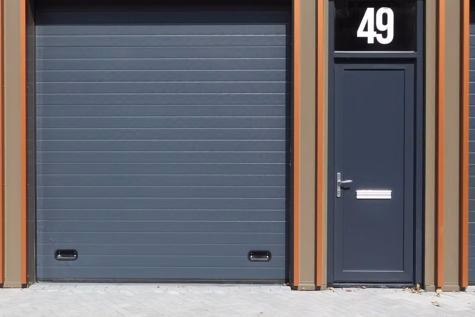 Modern flush garage door