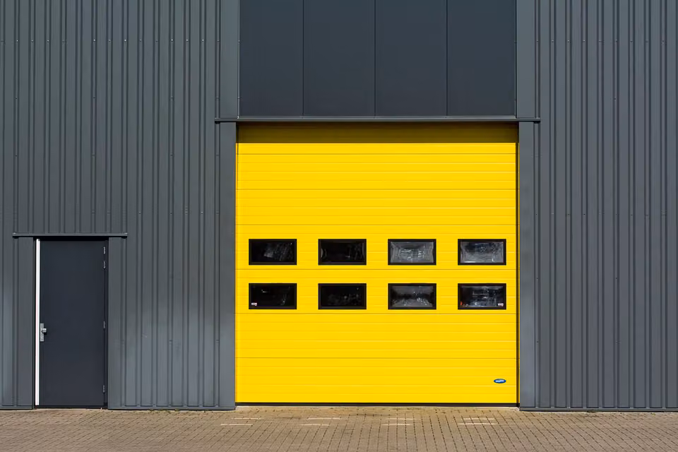 Single garage door